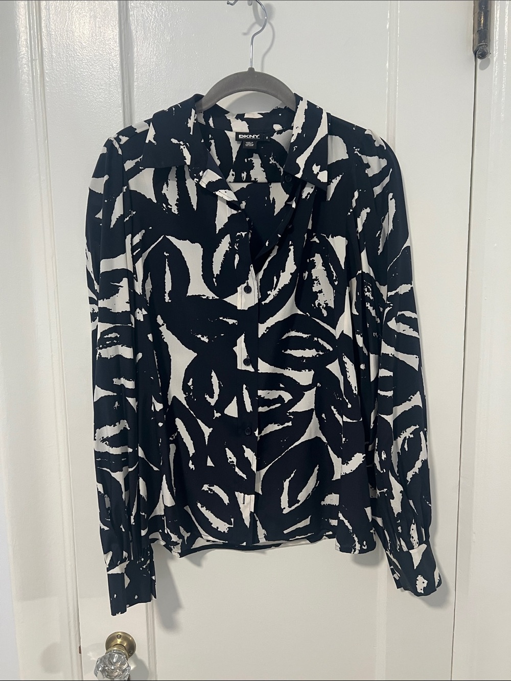 DKNY Dark Navy and White Abstract Leaf-Print Button-Down Shirt - Silk - Medium